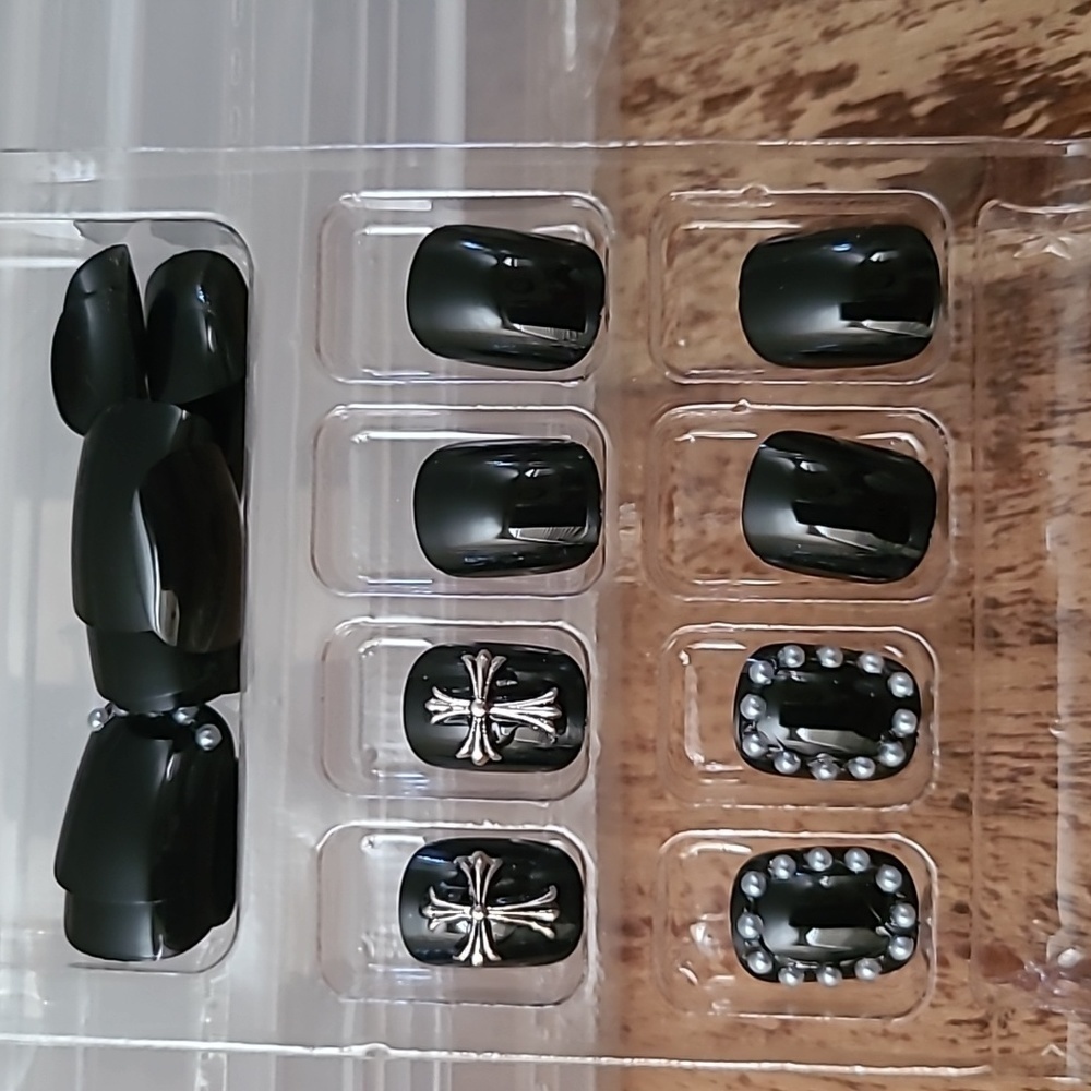 3D Cross Press On Nails - Picture 7 of 9